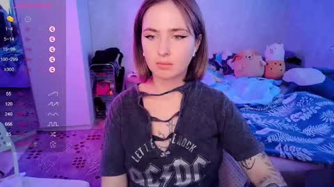 Snapshot of shyfoxxxy chatting on February 21, 9:34 am Effie online show from February 21, 9:34 am