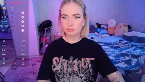 Snapshot of shyfoxxxy chatting on February 14, 9:56 am Effie online show from February 14, 9:56 am