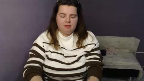 Snapshot of shyness_girl chatting on October 2, 10:42 am Bethany online show from October 2, 10:42 am