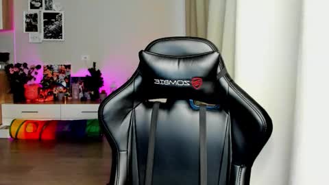 SIA online show from October 22, 2:16 am