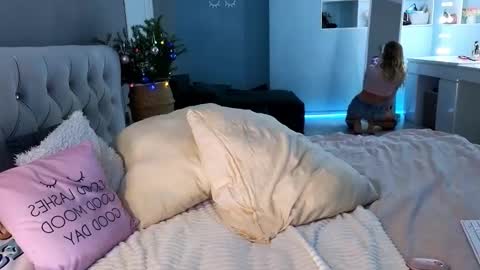 sialone online show from December 18, 6:32 am