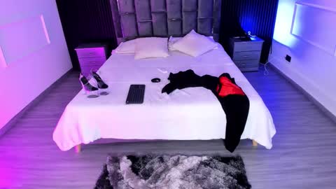 Siena Rosewood online show from November 30, 5:00 am