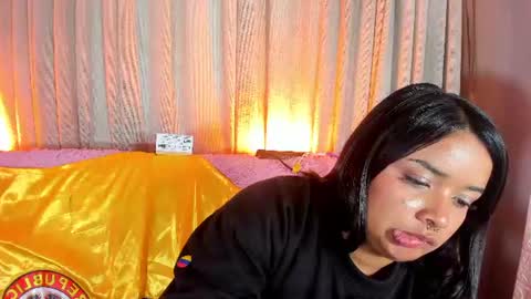 sienna_lux01 online show from June 18, 9:14 am