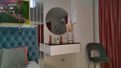 Sienna online show from July 23, 11:40 am