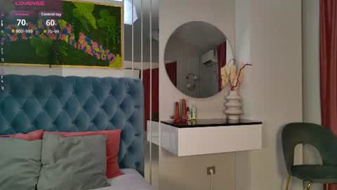 Sienna online show from July 25, 11:50 am