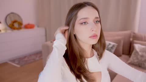 Snapshot of silent_chill chatting on October 27, 2:23 pm Chilli online show from October 27, 2:23 pm