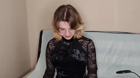 Kate online show from March 12, 5:48 pm