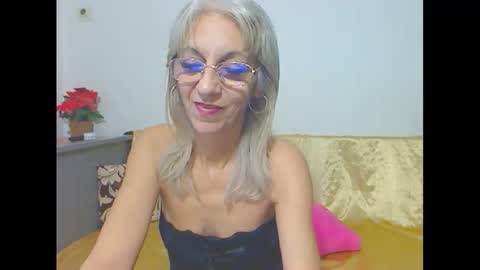 siminafoxx4u online show from February 23, 6:57 am