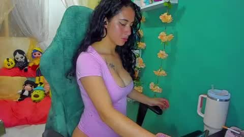 Simon Simpson          Modelo Independiente online show from June 17, 3:30 am