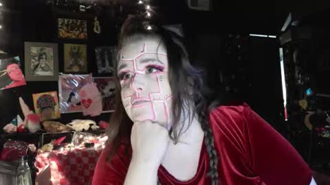 Sinstress hemlock online show from February 15, 7:51 am