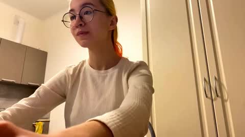 Emily online show from March 5, 4:08 am