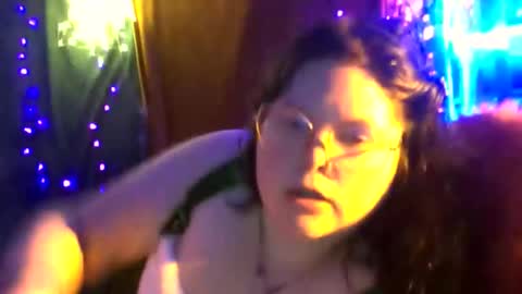 Siofra online show from December 14, 1:33 am