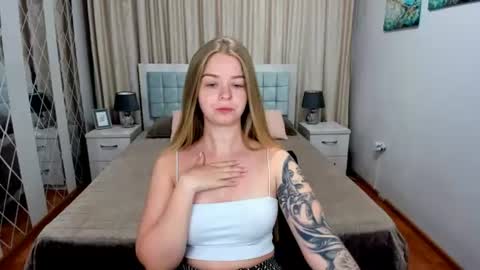 SirenaBloom online show from July 29, 4:34 am