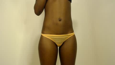 sizzly_ass online show from June 12, 3:03 am