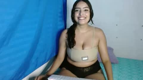 Skarleth online show from May 1, 1:42 am