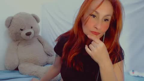 Snapshot of skarlett2072 chatting on February 10, 1:55 pm Arlett online show from February 10, 1:55 pm