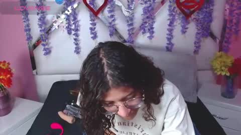 Snapshot of skinnyhorny_ chatting on February 19, 2:44 am SKINNYHORNY online show from February 19, 2:44 am
