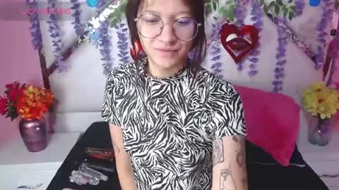 Snapshot of skinnyhorny_ chatting on February 9, 2:49 am SKINNYHORNY online show from February 9, 2:49 am