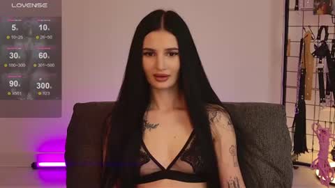 Eliza online show from June 27, 11:00 pm
