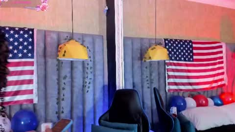 skylerbloom online show from July 4, 4:14 pm