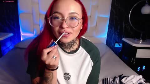 Skylla online show from December 19, 1:40 pm