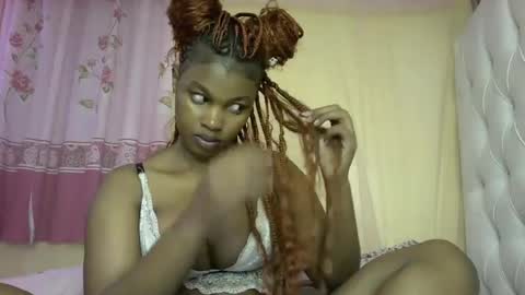 Snapshot of slayslay002 chatting on December 30, 9:19 pm Rose online show from December 30, 9:19 pm