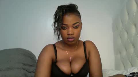 Snapshot of slayslay002 chatting on September 28, 9:20 pm Rose online show from September 28, 9:20 pm