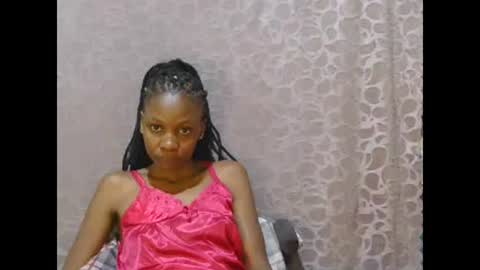 Snapshot of slim_girl01 chatting on December 24, 5:23 pm slim_girl01 online show from December 24, 5:23 pm