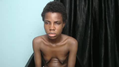 Snapshot of slimzyxdoll chatting on March 5, 8:43 am slimzyxdoll online show from March 5, 8:43 am