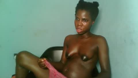 Snapshot of slimzyxdoll chatting on October 6, 2:06 am slimzyxdoll online show from October 6, 2:06 am
