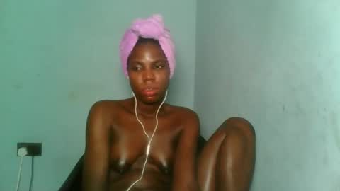 Snapshot of slimzyxdoll chatting on October 8, 2:27 am slimzyxdoll online show from October 8, 2:27 am