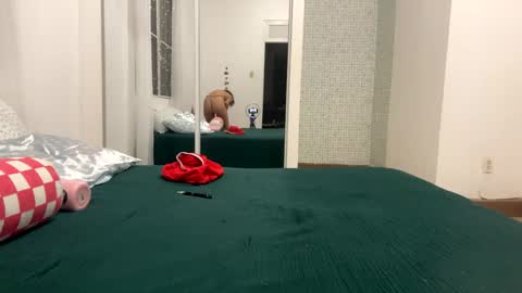 slippersirena online show from December 7, 10:12 am