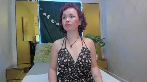 Snapshot of slut_milf4u chatting on December 23, 9:51 pm Paola online show from December 23, 9:51 pm