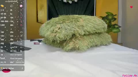 Snapshot of slut_milf4u chatting on February 26, 1:43 pm Paola online show from February 26, 1:43 pm