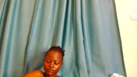 Snapshot of slutty_charmz chatting on September 10, 9:04 pm Bree online show from September 10, 9:04 pm
