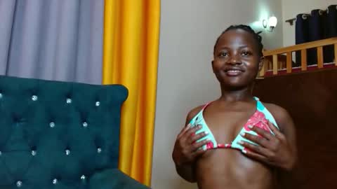 Snapshot of slutty_charmz chatting on September 12, 9:11 pm Bree online show from September 12, 9:11 pm