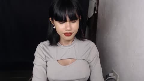 Jennifer online show from December 19, 2:31 pm