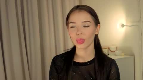 Lily online show from November 6, 2:23 pm