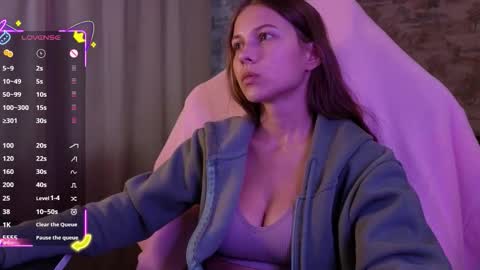 Emma online show from December 14, 11:49 am