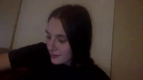 snowbbunnyy online show from May 2, 7:55 am