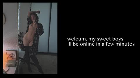 Julia    online show from February 10, 10:57 pm