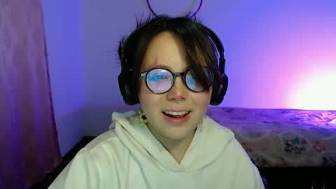 Sofi Lynch online show from January 13, 5:02 am