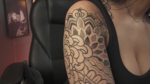   online show from December 22, 9:31 pm