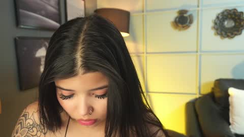   online show from January 6, 10:05 pm