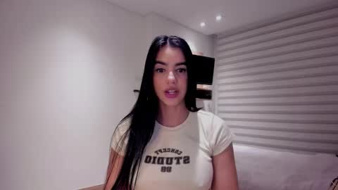 Snapshot of sofi_saenzz chatting on October 7, 12:04 am Sofi Saenzz online show from October 7, 12:04 am