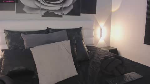 sofi_sp online show from November 3, 11:36 am