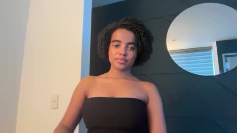 Sofi online show from April 10, 9:10 pm