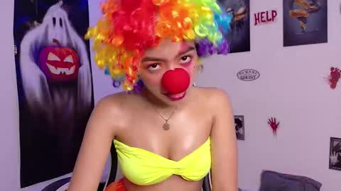 sofia_arango1107 online show from October 25, 8:26 pm