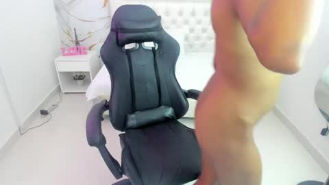 sofia_echeverri online show from May 7, 12:42 pm
