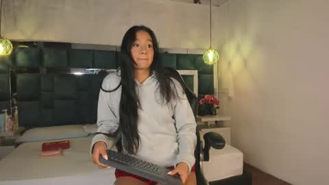 Snapshot of sofia_gomez1_ chatting on September 29, 11:37 am Sofia online show from September 29, 11:37 am